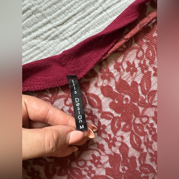 Red lace back drape cardigan - Picture 2 of 7